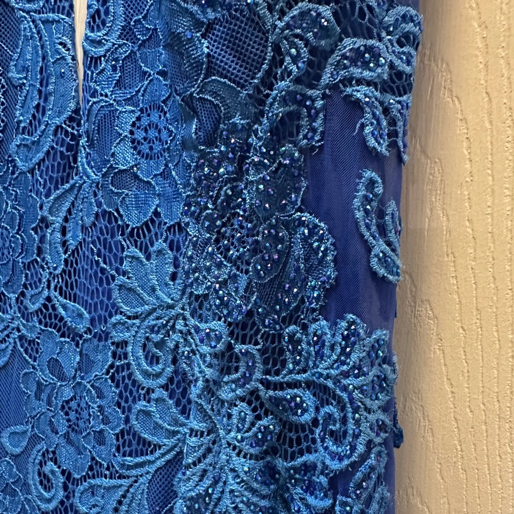 Beautiful blue lace prom pageant dress - Picture 2 of 6